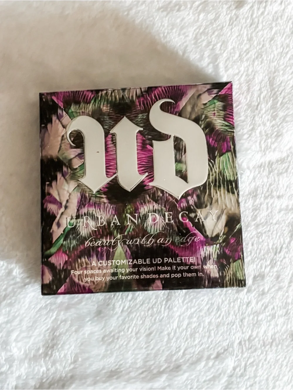 NIB! Urban Decay Beauty With An Edge Customizable Eyeshadow Palette - Empty
